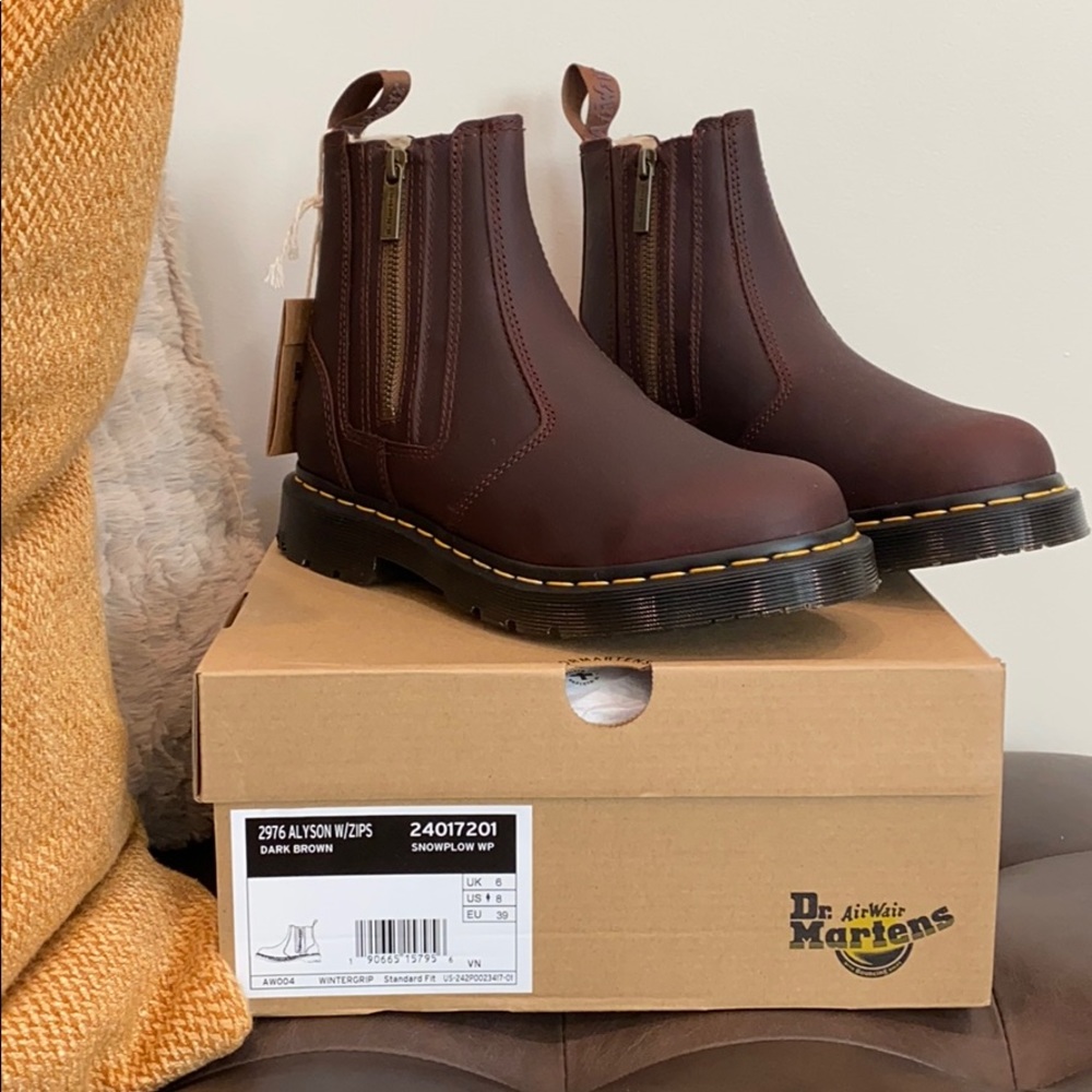NWB DR. MARTENS Alyson w/zips boots